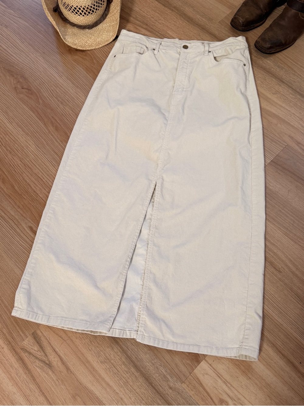 a.n.a. Women’s Ivory Midi Stretch Corduroy Skirt with Front Slit